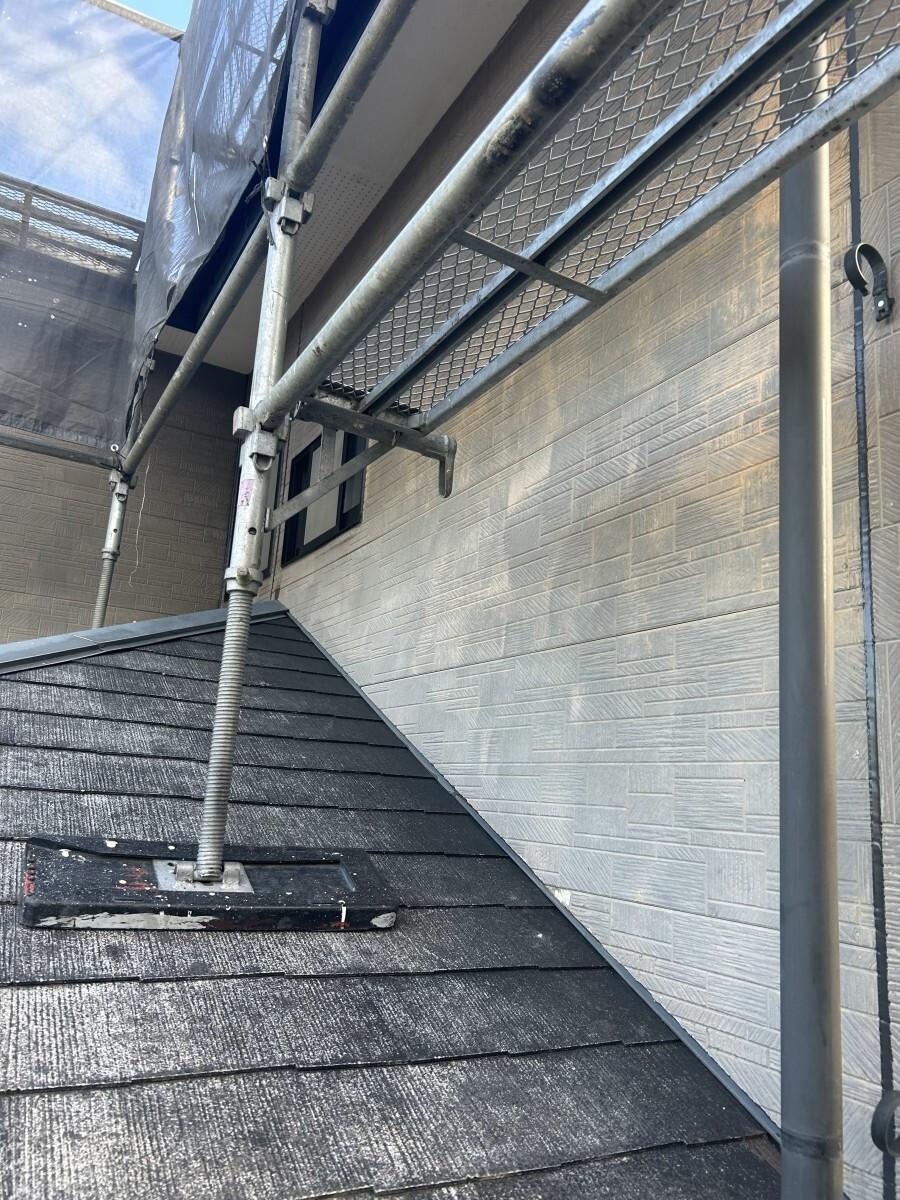 千葉県君津市T様邸_屋根の足場設置の様子