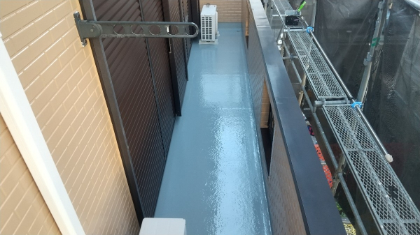 ベランダまわりの外壁塗装・補修工事完成