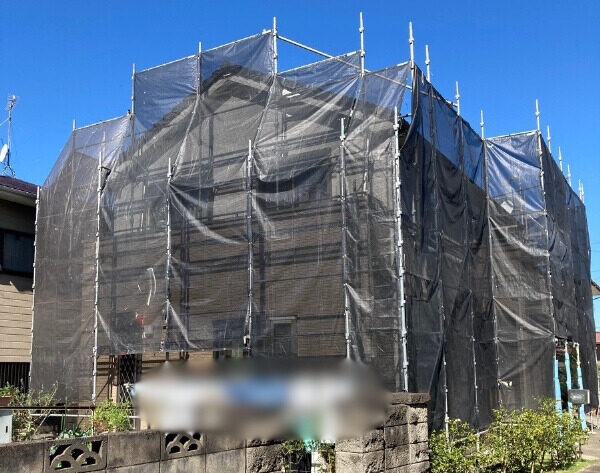 袖ヶ浦Y様足場完成左から撮影