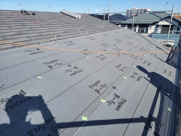 千葉県袖ヶ浦市K様邸｜外壁塗装・屋根カバー｜屋根エコグラーニ施工(現場レポート⑯) (3)