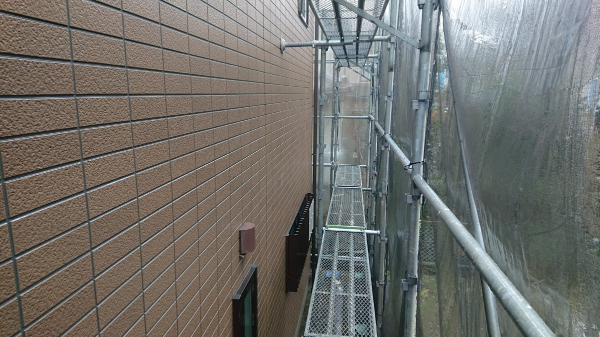 外壁塗装・水切り板金修繕_外壁高圧洗浄後