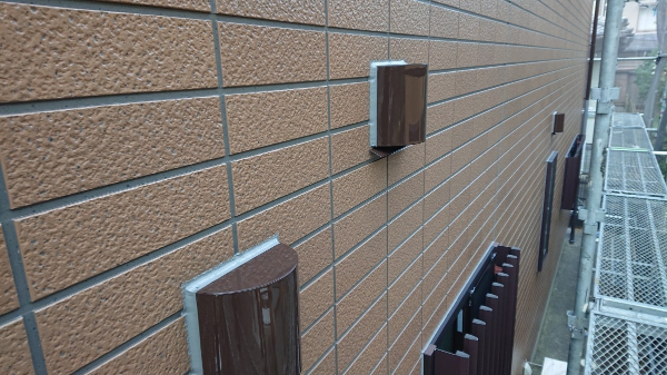 外壁塗装・水切り板金修繕_換気口塗装後