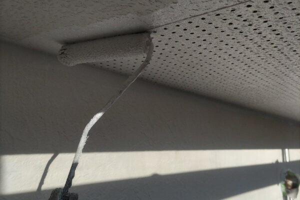 屋根カバー・外壁塗装_軒天1