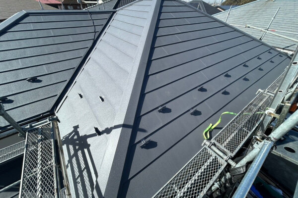 屋根カバー・外壁塗装_カバー工事完了