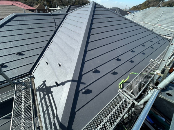 屋根カバー・外壁塗装_カバー工事完了
