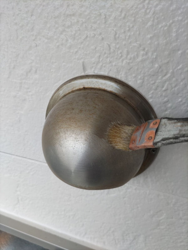 換気口カバー下塗り