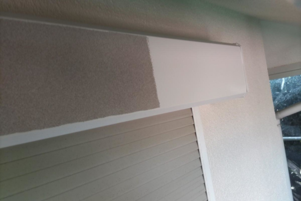 木更津市・Y様｜屋根塗装・外壁塗装⑪_シャッターボックス塗装中