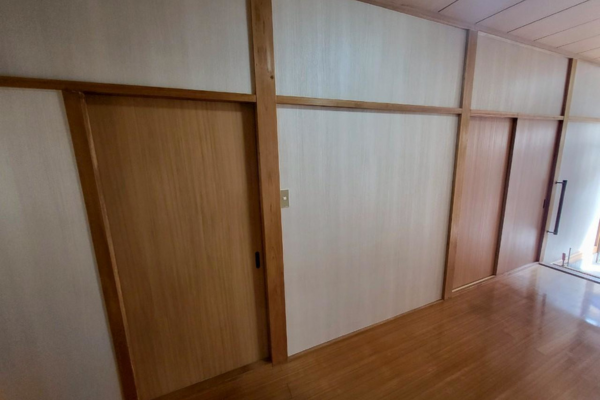 袖ヶ浦市・U様｜フロア・クロス③_クロス貼り