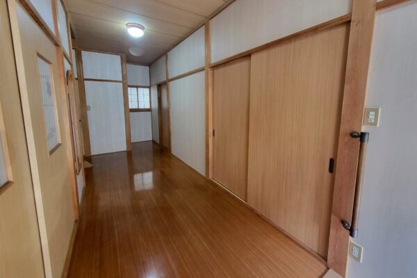 袖ヶ浦市・U様｜フロア・クロス③_クロス貼り3