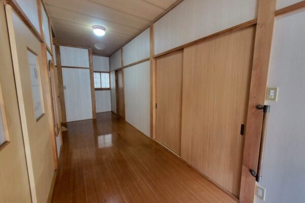 袖ヶ浦市・U様｜フロア・クロス③_クロス貼りアイキャッチ