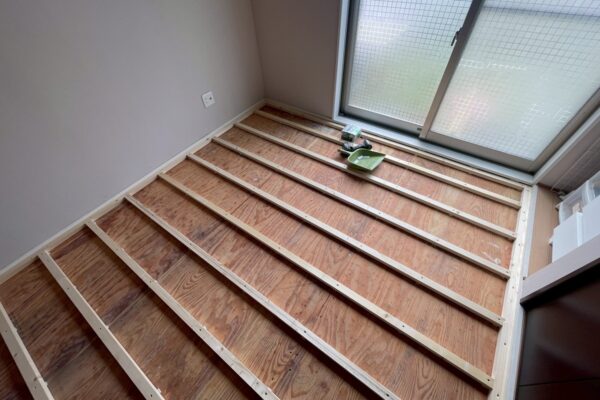 市原市・O様邸｜フロア張り替え工事③下地工事（根太の設置）